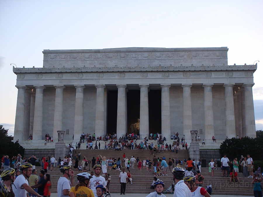 Washington DC [2009 July 03] 225.JPG - Scenes from The Lincoln Memorial